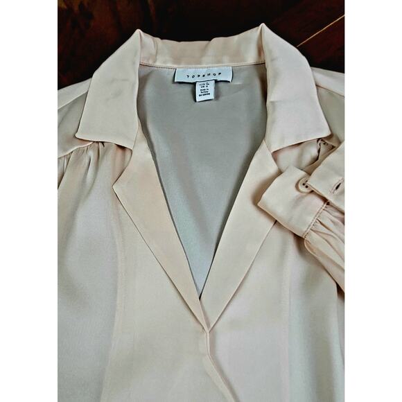 Topshop Satin Scallop Edge Blouse Button Up Long Sleeve Peach Women's Size 4 US - Picture 4 of 8